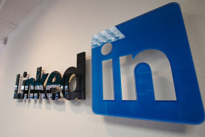 8 Killer Sites to Maximize Your VO LinkedIn Company Page